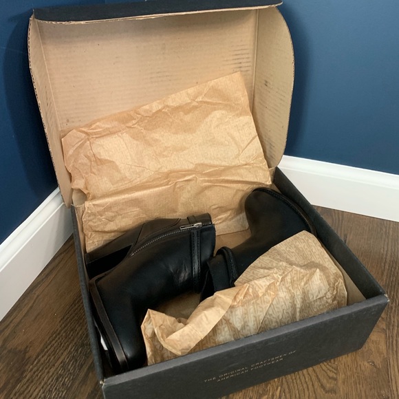 Frye Jenny Short Seam Bootie NEW - Picture 3 of 3